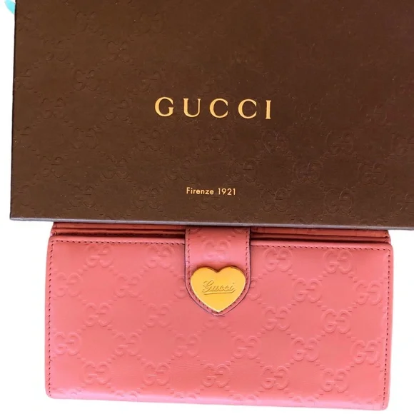 👛Gucci Soft Pink Goldtone Heart Snap Wallet with box Multi-Host Pick Gorgeous!!! - Picture 3 of 17